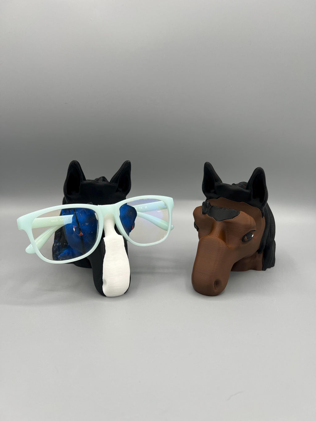 3D Printed Horse Eyeglasses Holder: Custom Desk Organizer