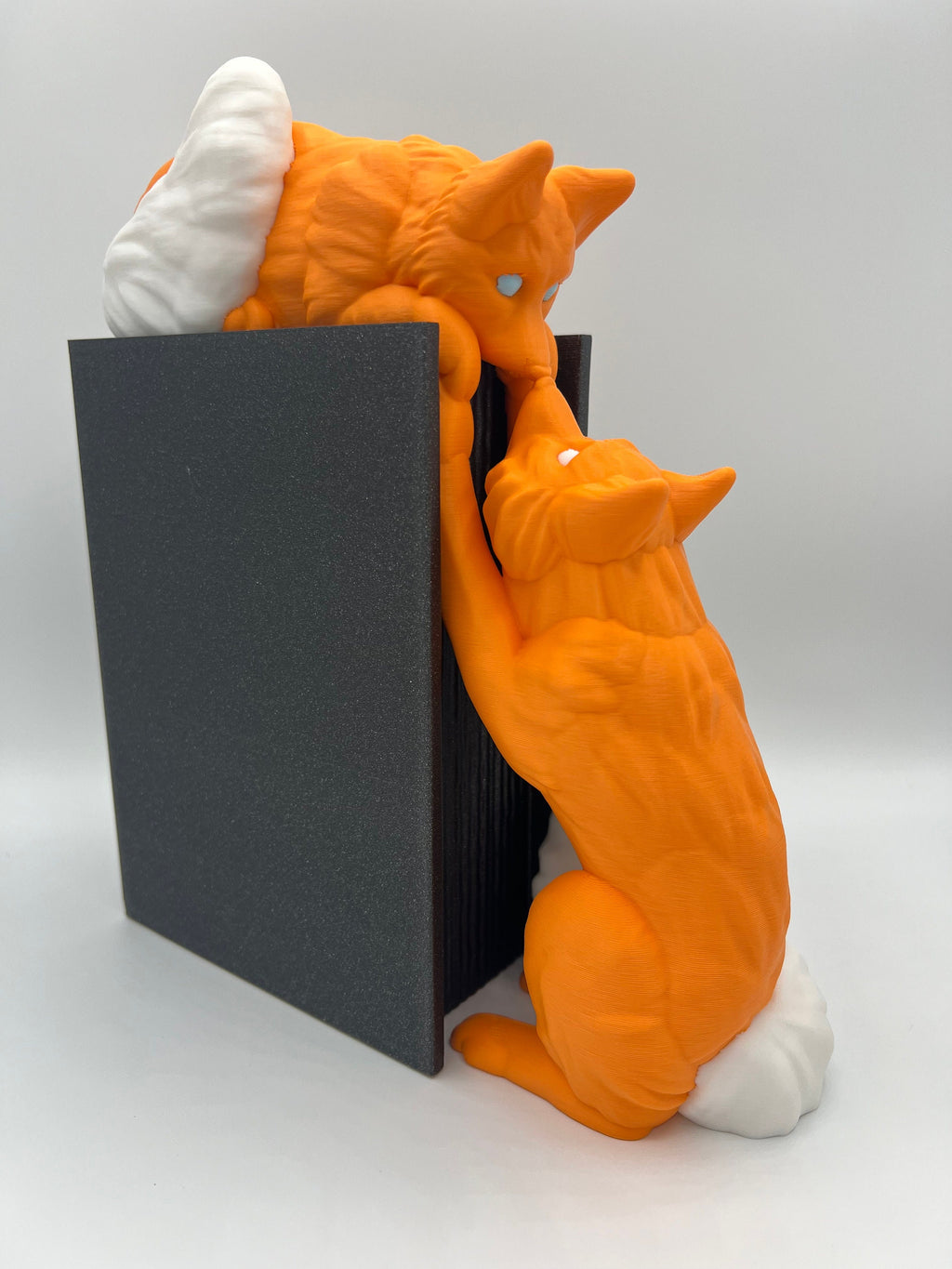Twin Fox Book Nook: 3D Printed Bookshelf Decor with Secret Compartment