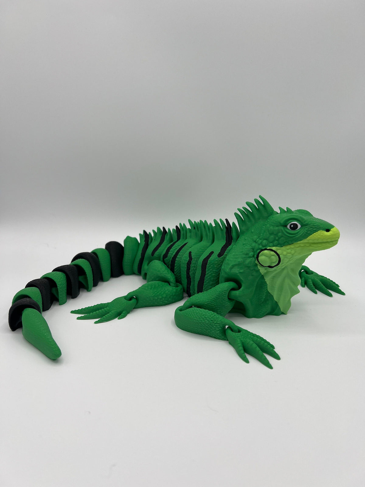 3D Printed Flexi Iguana Fidget Toy: Green Reptile Lover Gift