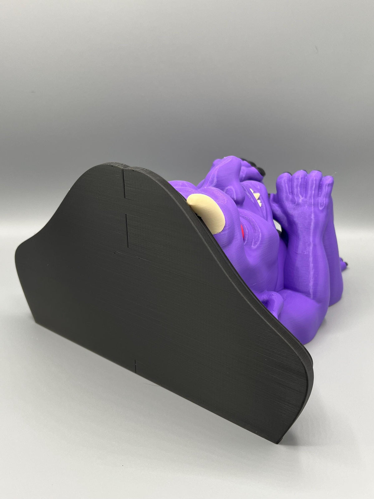 3D Printed Gargoyle Shelf: Gothic Fantasy Home Decor