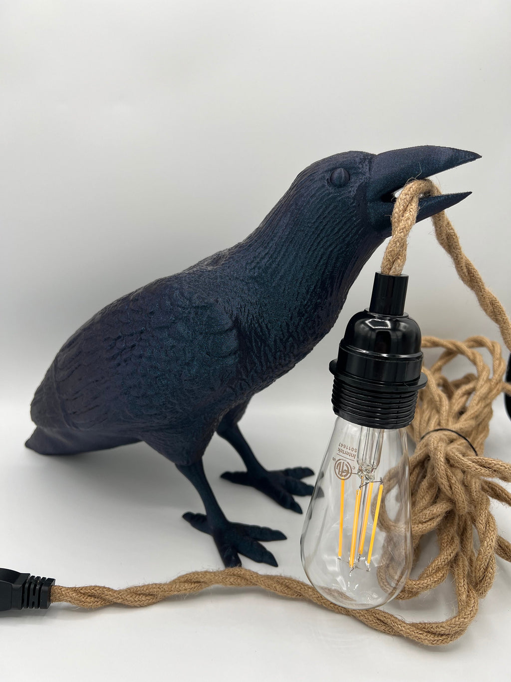 LED Raven Desk Lamp: Whimsical Bird Lighting with Braided Cord