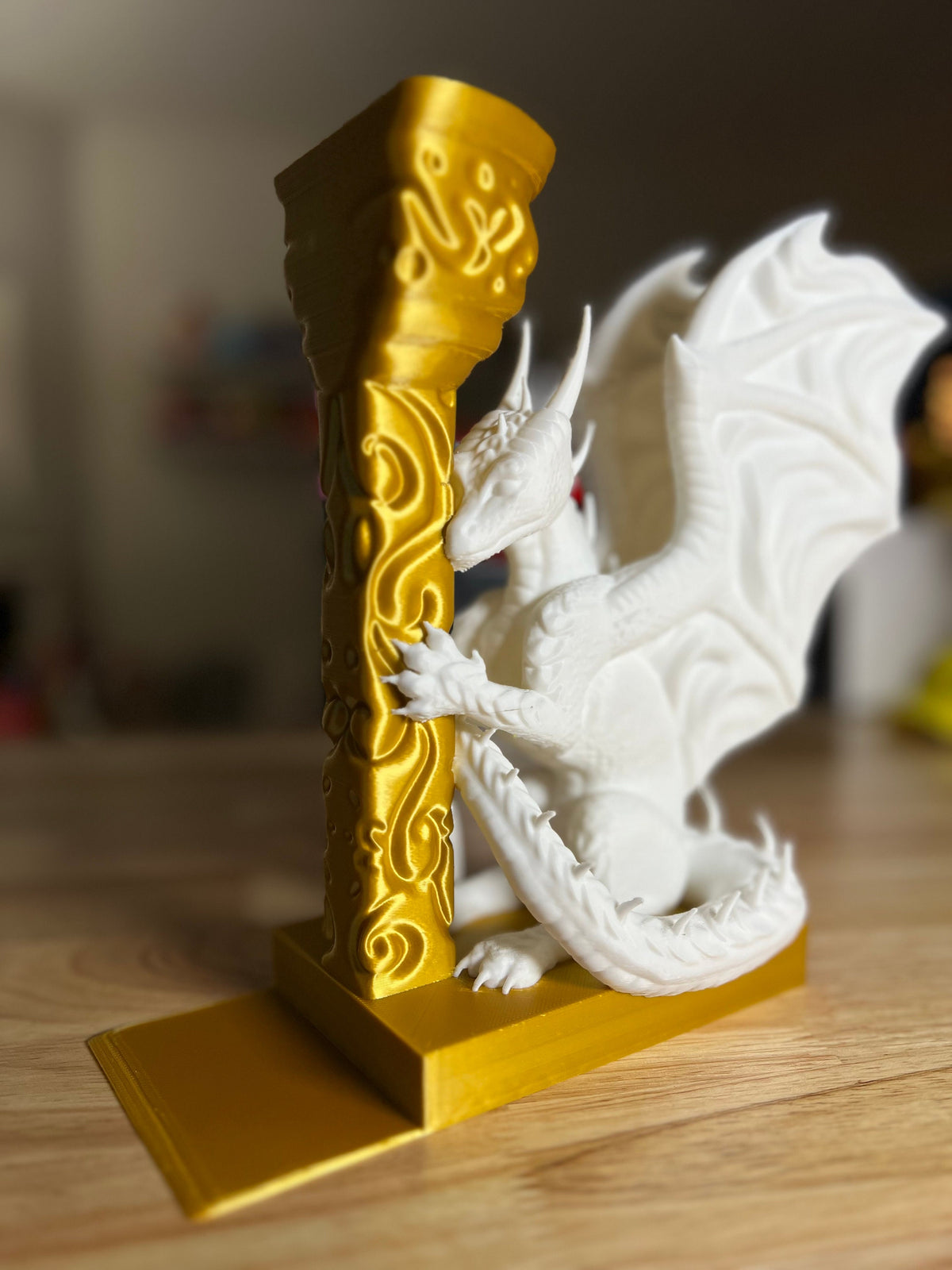 3D Printed Dragon Bookends: Medieval Book Storage