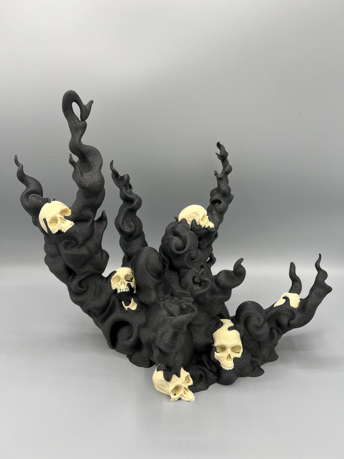 3D Printed Spooky Skull Gaming Controller Stand: Gothic Flame Design