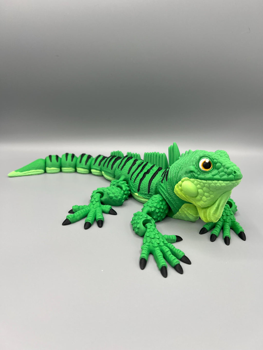 3D Printed Flexi Iguana Fidget Toy: Green Reptile Lover Gift