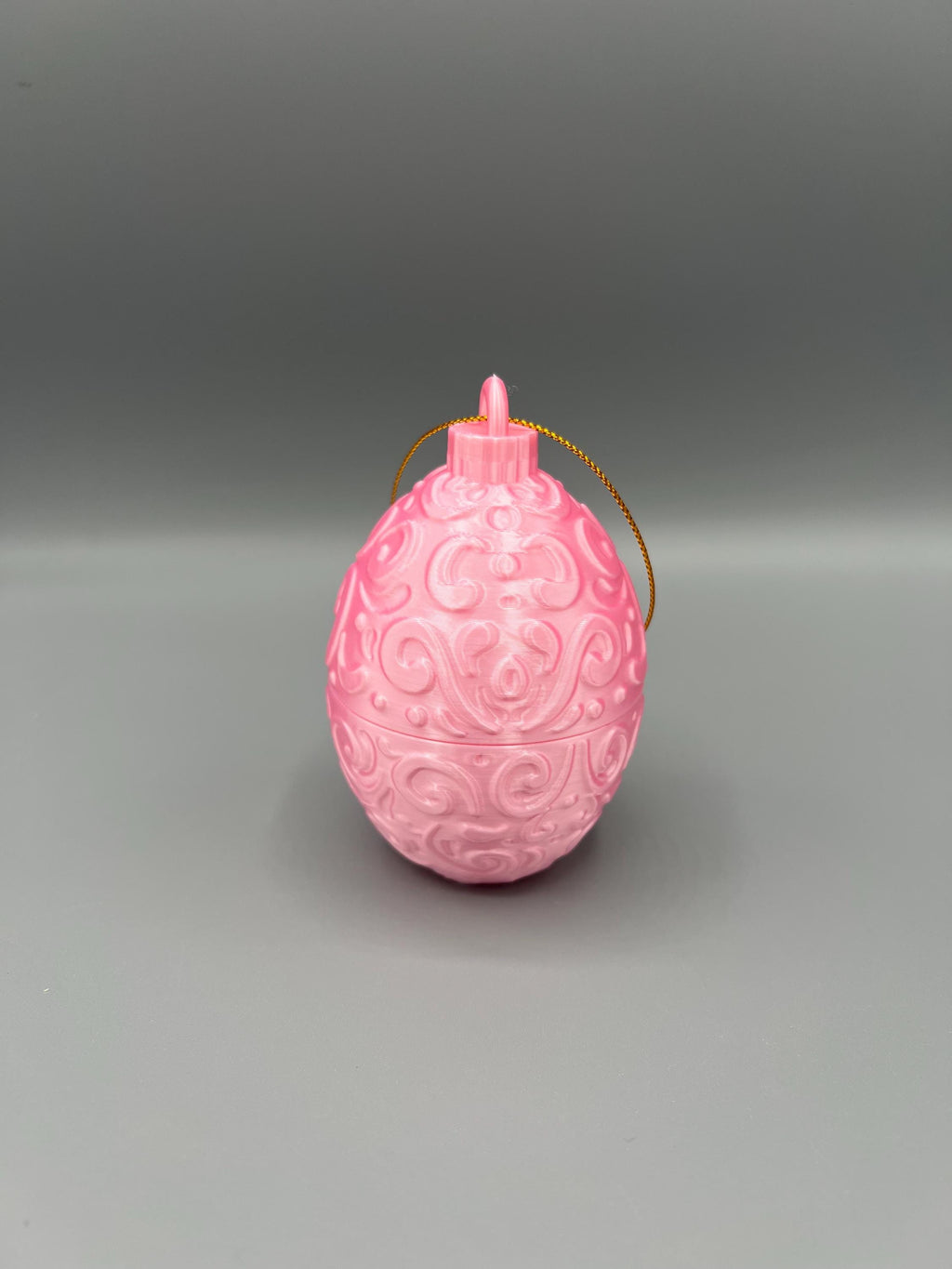 3D Printed Christmas Egg Ornament: Twist-Open Storage