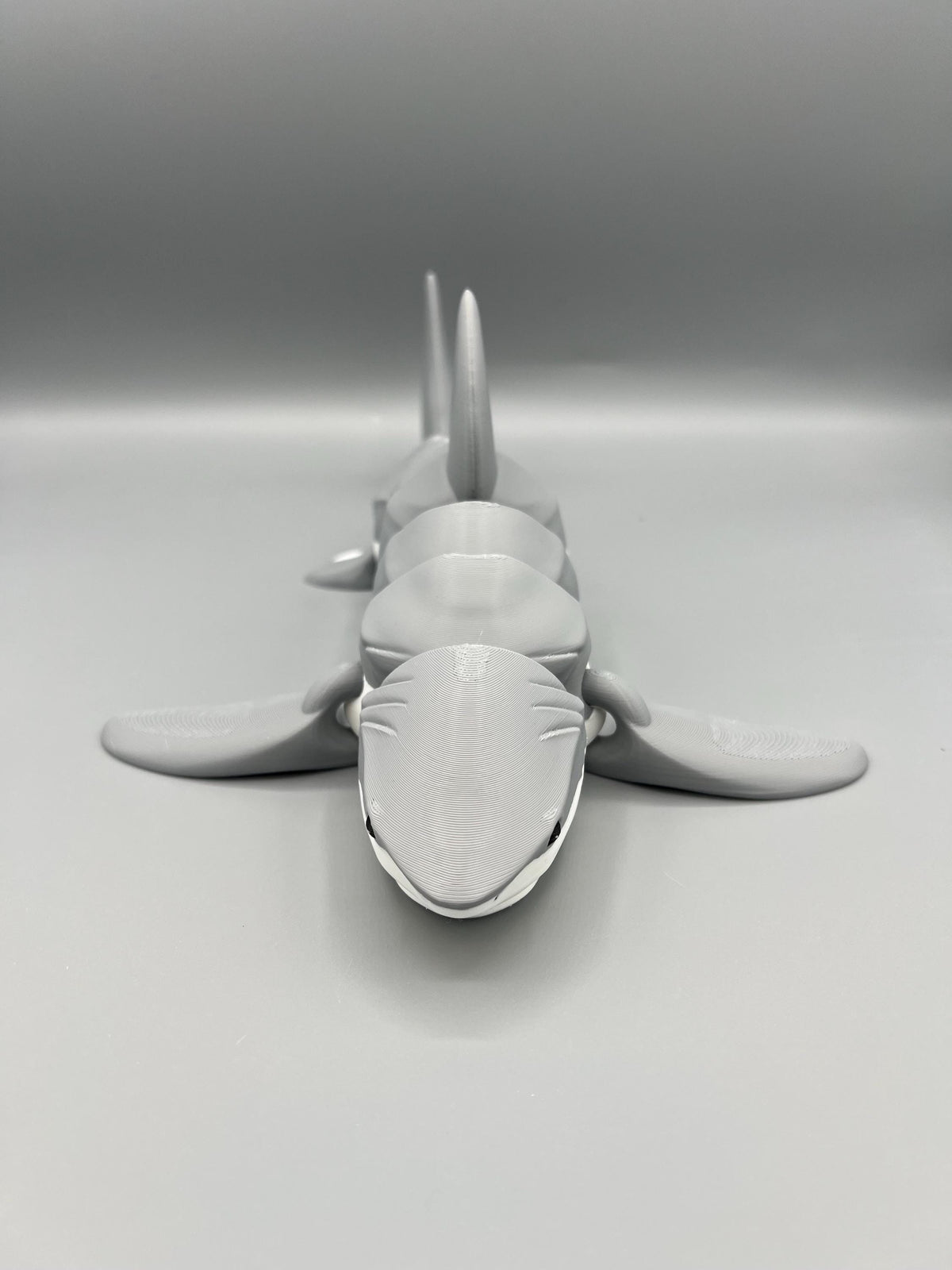 3D Printed Articulating Shark: Poseable Fidget Toy, Customizable Colors