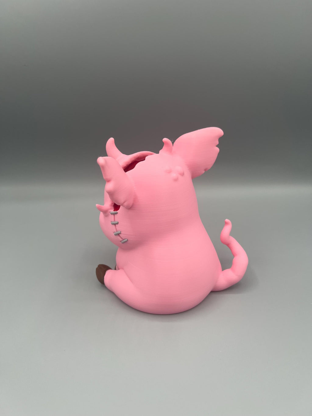 3D Printed Horror Pig Eyeglass Holder: Goofy Halloween Desk Decor