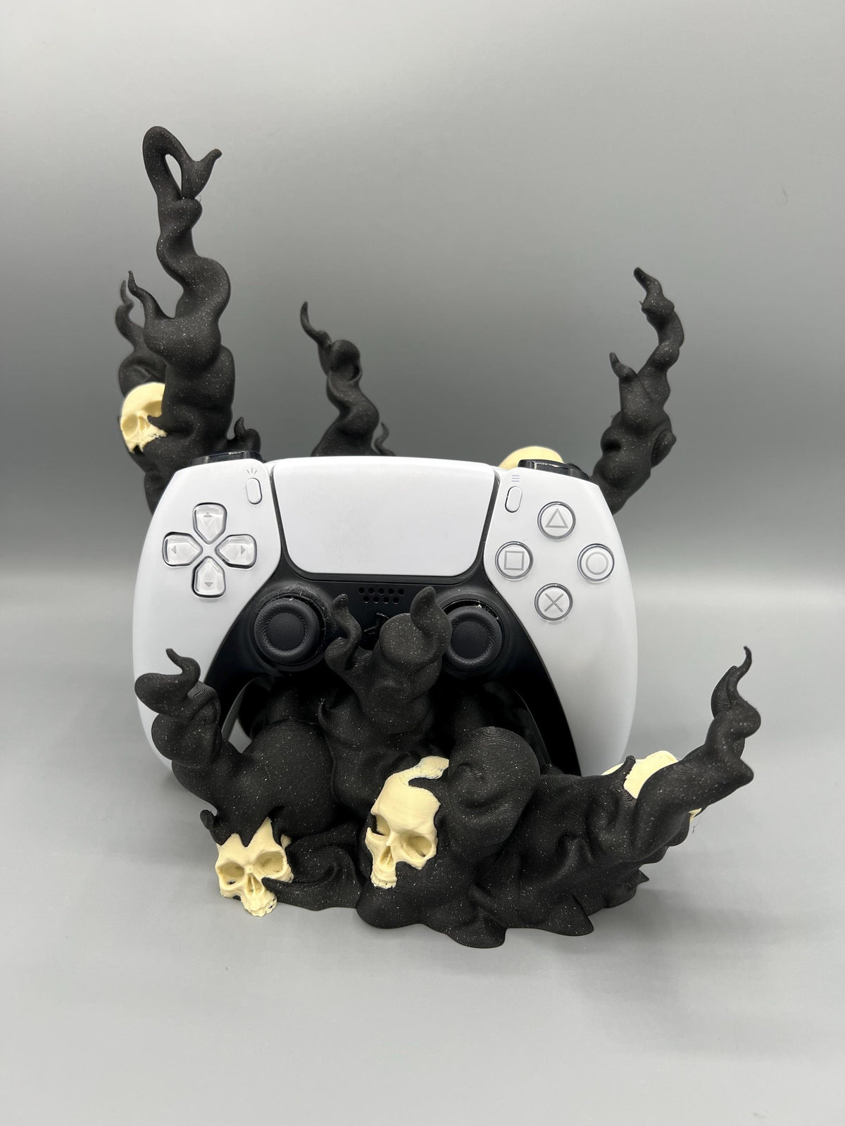 3D Printed Spooky Skull Gaming Controller Stand: Gothic Flame Design