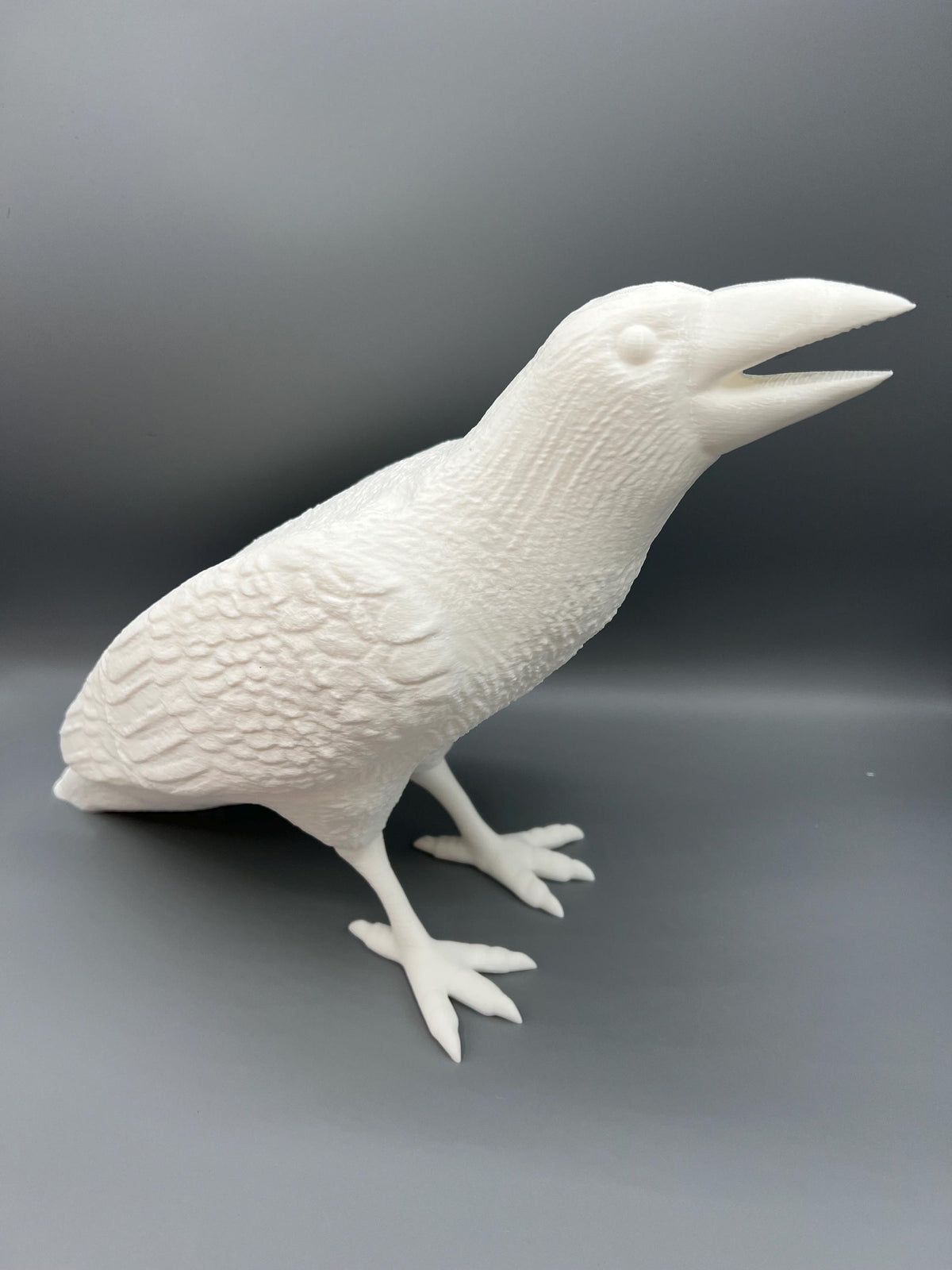LED Raven Desk Lamp: Whimsical Bird Lighting with Braided Cord