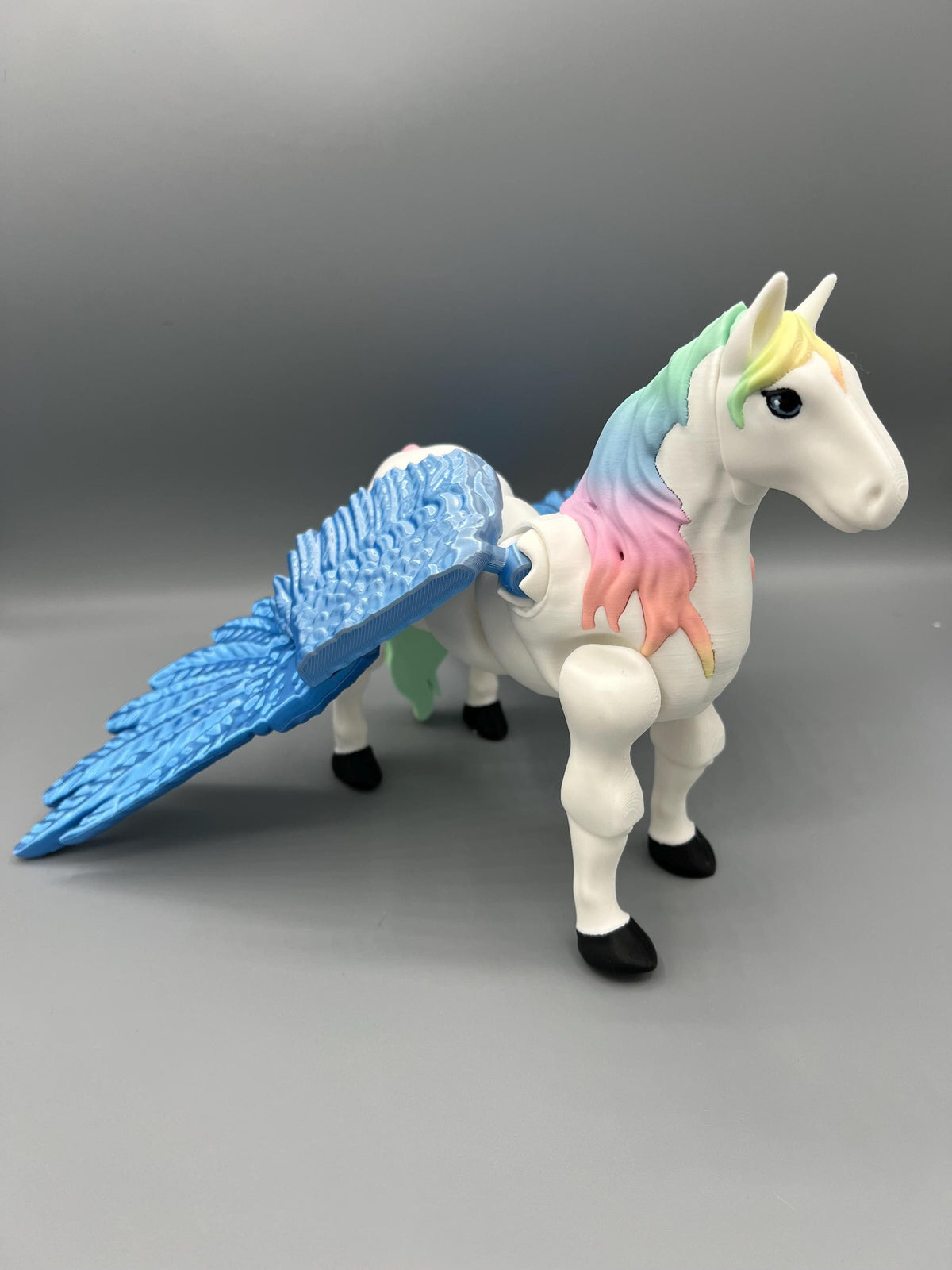 3D Printed Articulating Rainbow Pegasus: Fantasy Fidget Toy