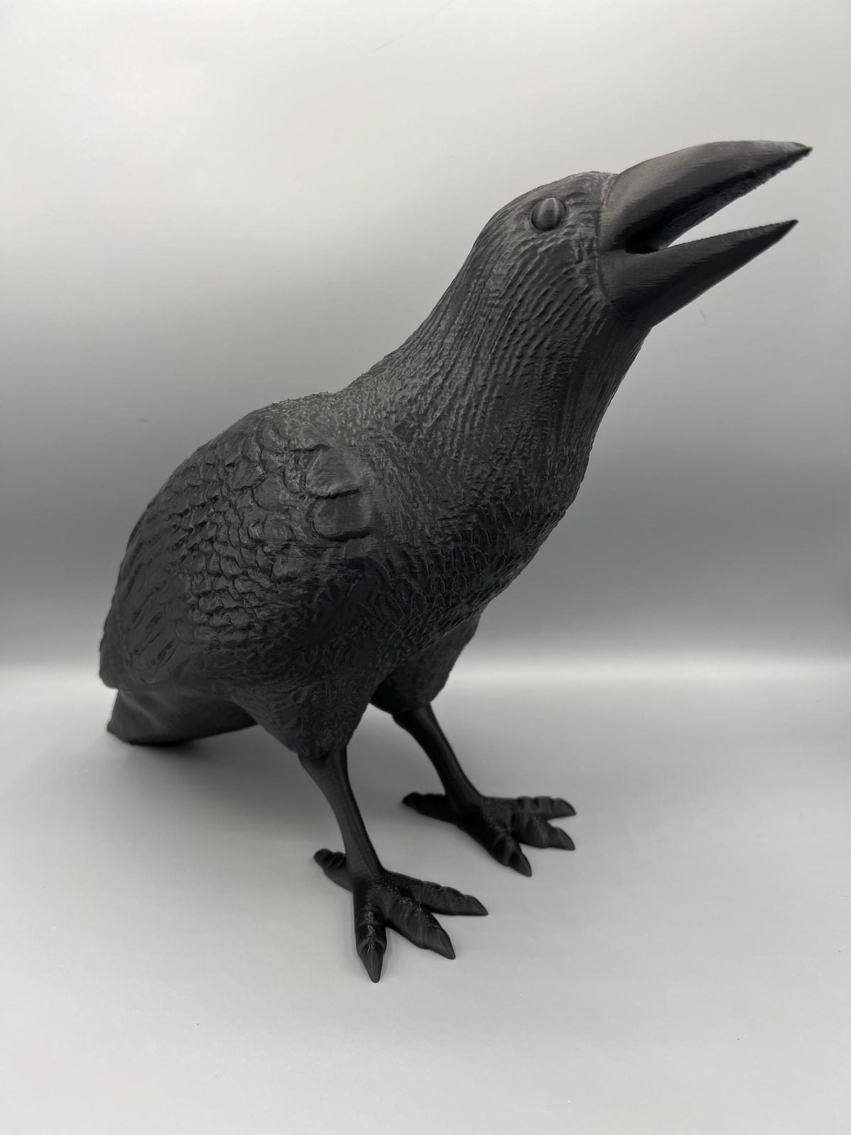 LED Raven Desk Lamp: Whimsical Bird Lighting with Braided Cord