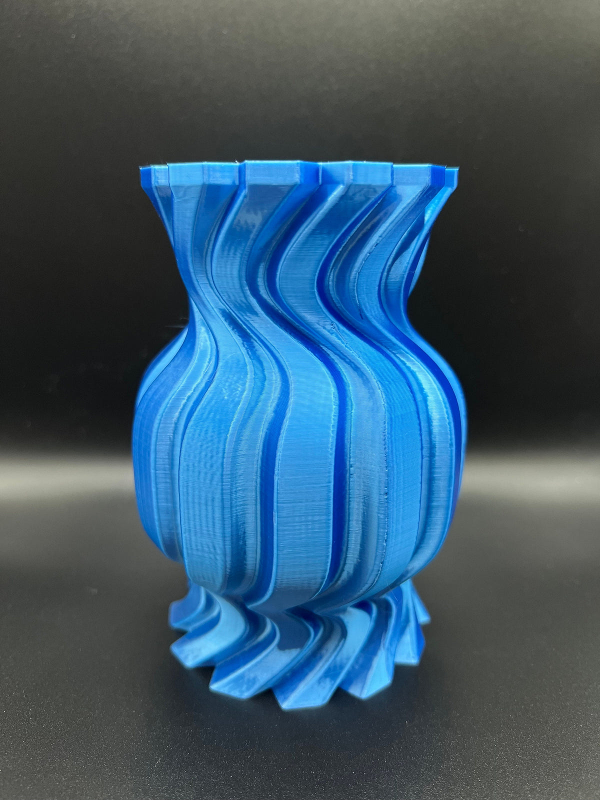 3D Printed Spiral Vase: Modern Desk Planter