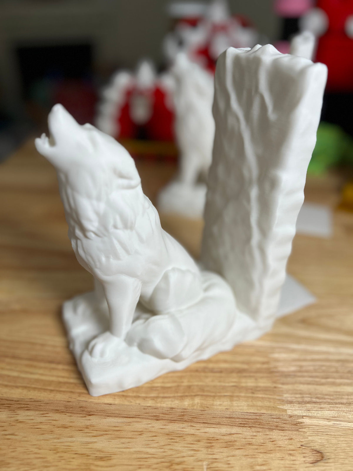3D Printed Wolf Bookends: Books & Game Storage