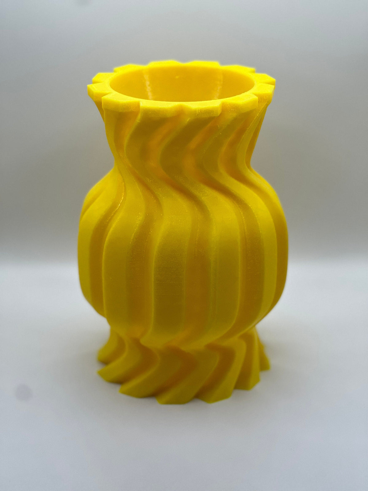 3D Printed Spiral Vase: Modern Desk Planter