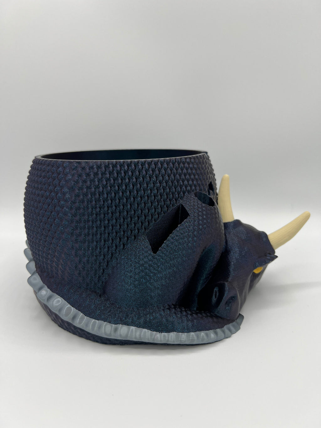 3D Printed Dragon Yarn Bowl: Burnt Titanium Knitting & Crochet Tool Holder
